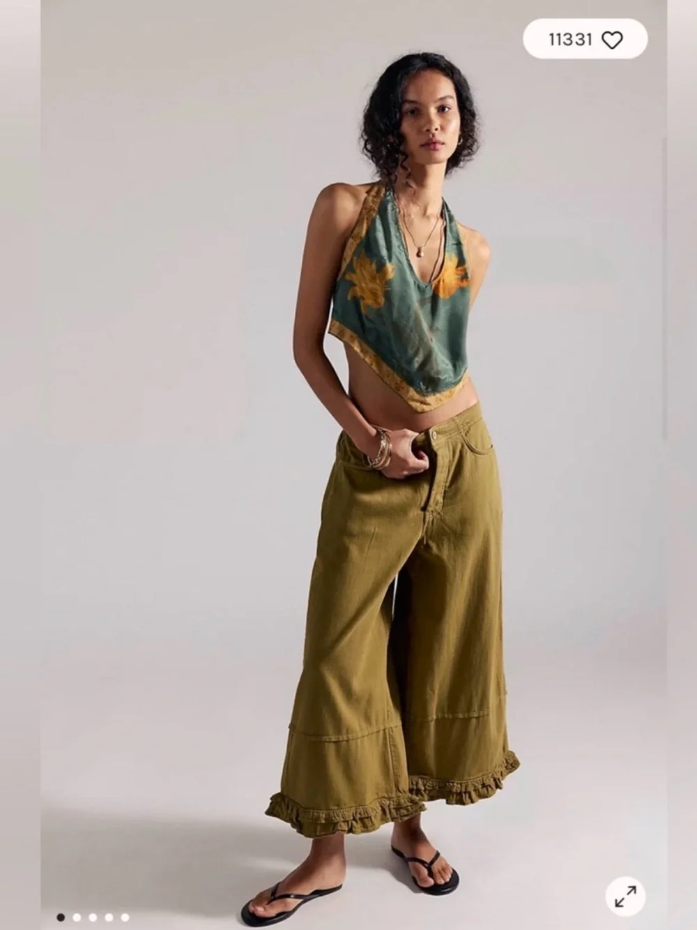 Free People We The Free Love Me Not Bloomer Jeans. NWT. Field of daisies
